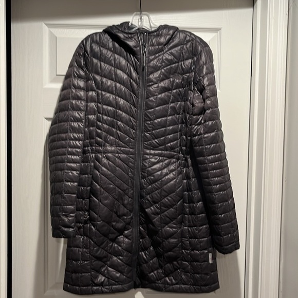 The North Face Thermoball jacket/coat. Grey Women size Medium - Picture 5 of 6